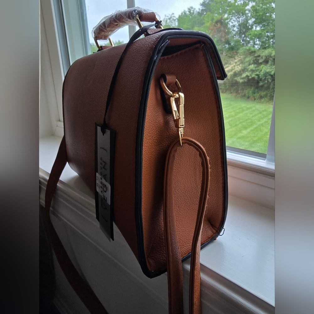 NWT EVVE Handbag - Picture 3 of 4